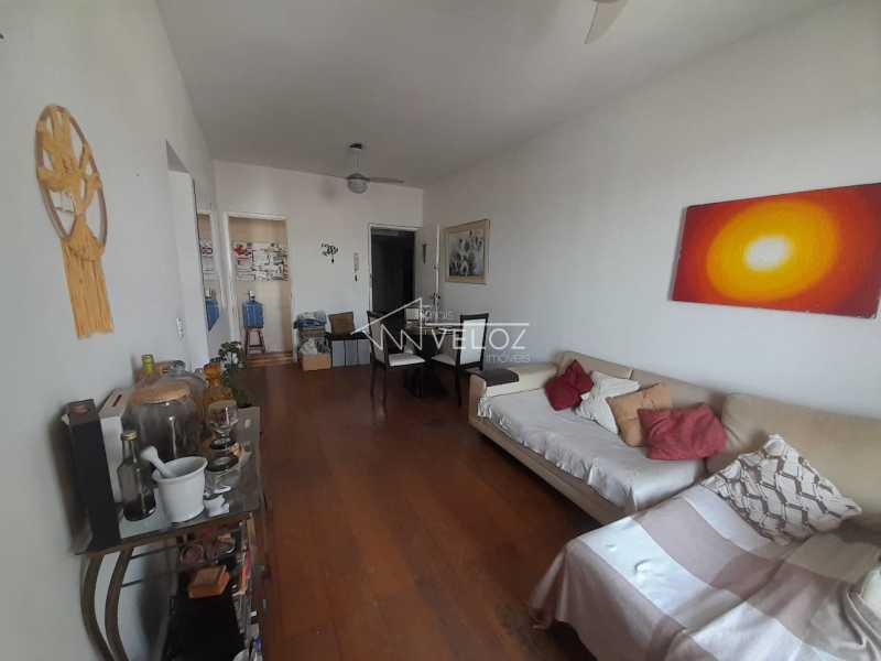 Apartamento à venda com 2 quartos, 70m² - Foto 2