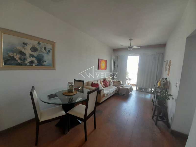 Apartamento à venda com 2 quartos, 70m² - Foto 3