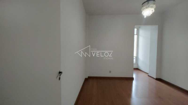 Apartamento à venda com 2 quartos, 75m² - Foto 10