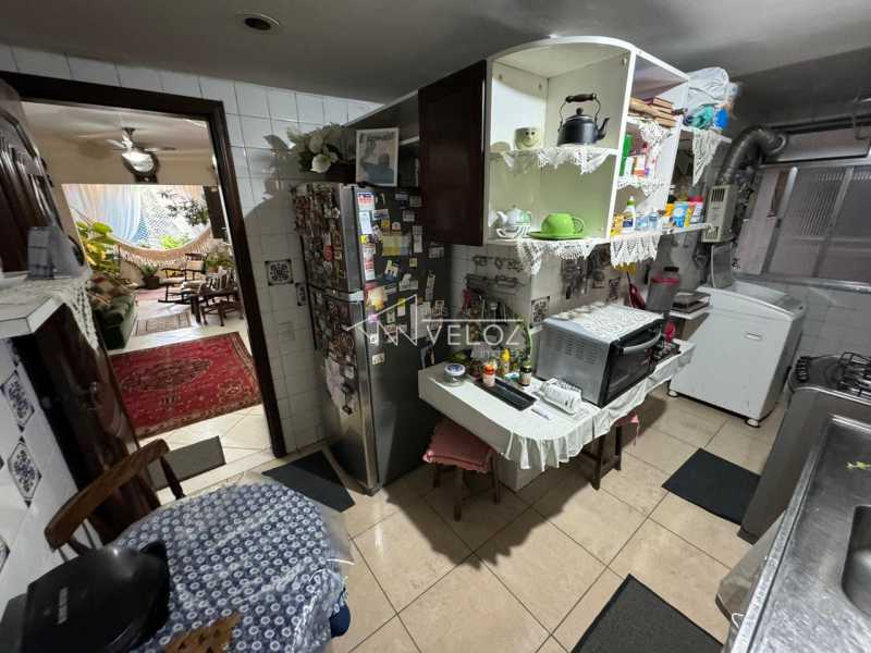 Apartamento à venda com 2 quartos, 72m² - Foto 3