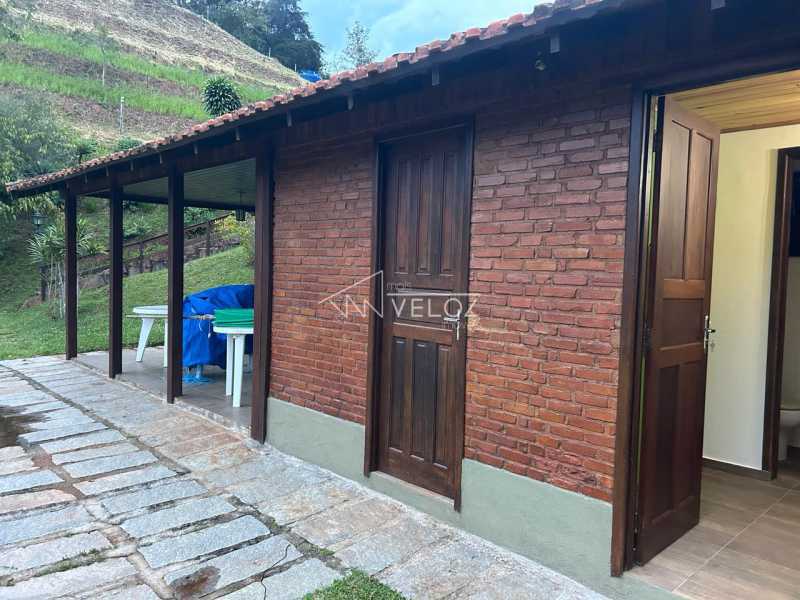 Casa à venda com 4 quartos, 261m² - Foto 24