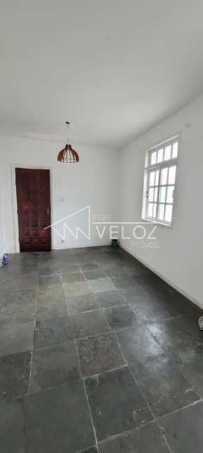 Casa à venda com 2 quartos, 100m² - Foto 1