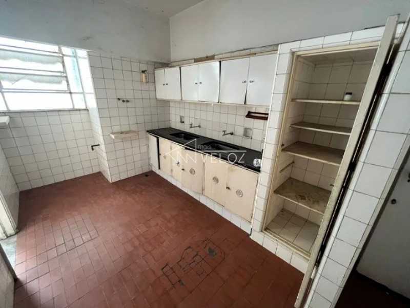 Apartamento à venda com 3 quartos, 130m² - Foto 14