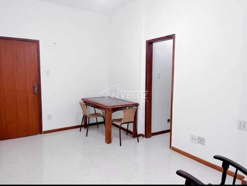 Apartamento à venda com 1 quarto, 40m² - Foto 2