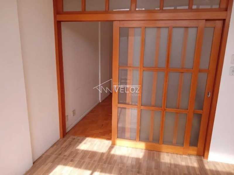 Apartamento à venda com 2 quartos, 68m² - Foto 1