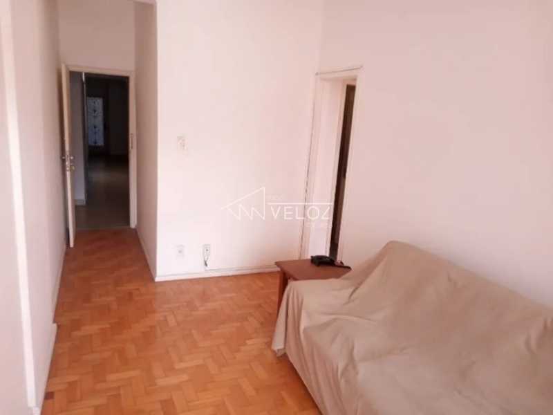 Apartamento à venda com 2 quartos, 68m² - Foto 9