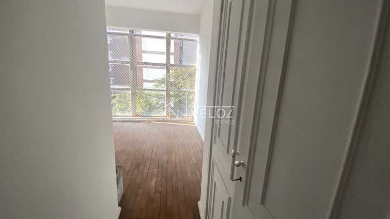 Apartamento à venda com 2 quartos, 100m² - Foto 8