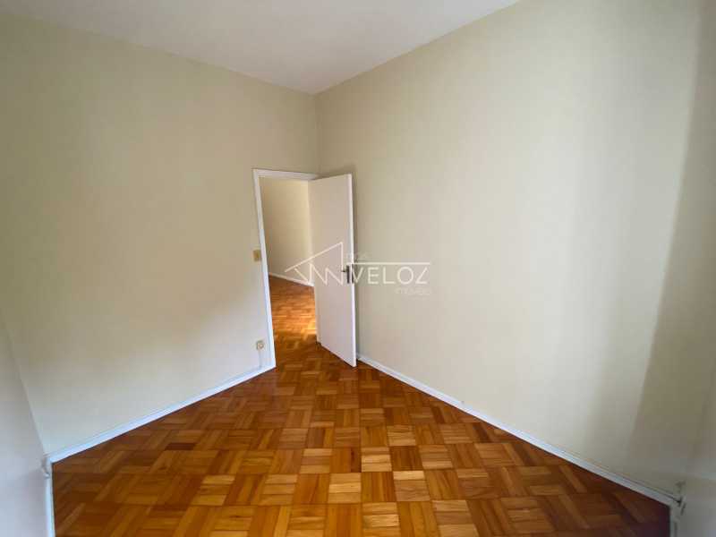 Apartamento à venda com 2 quartos, 80m² - Foto 2