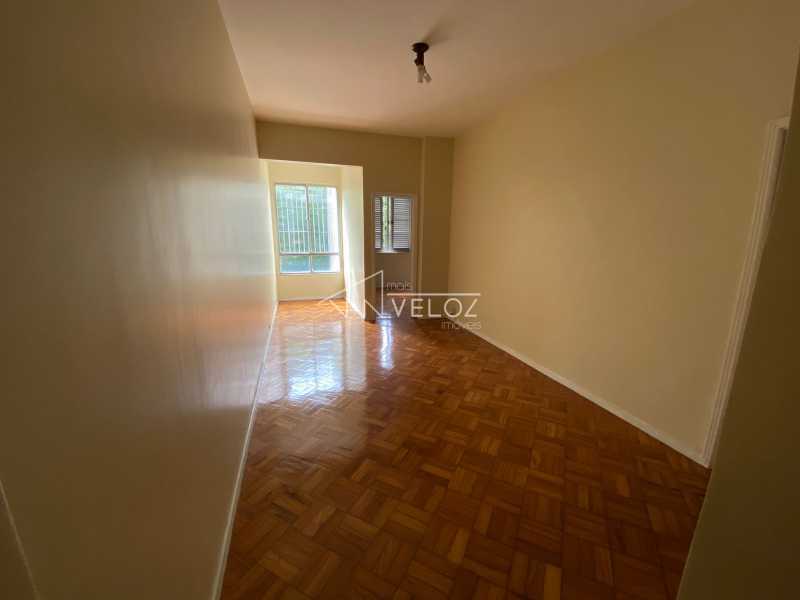 Apartamento à venda com 2 quartos, 80m² - Foto 1