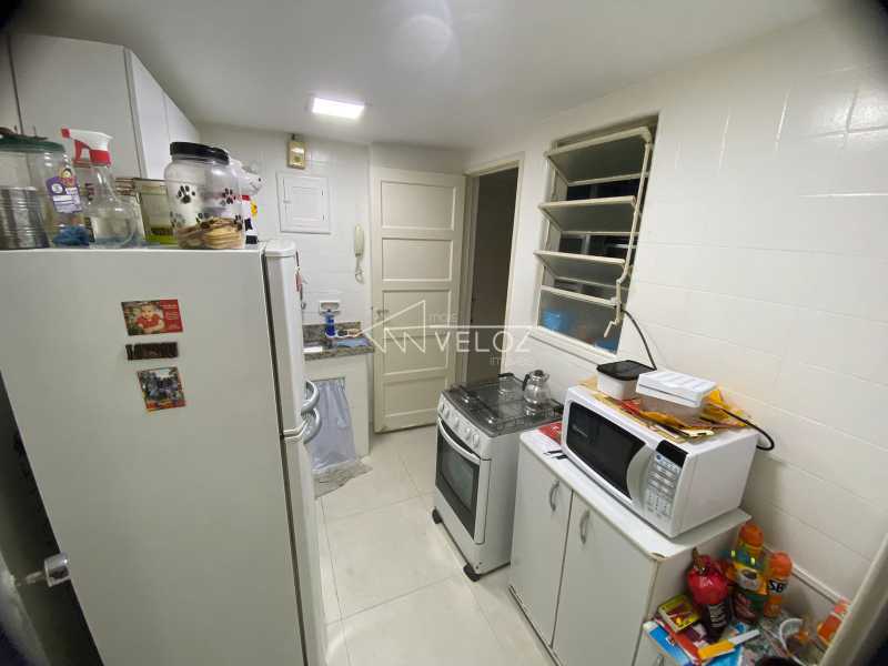 Apartamento à venda com 1 quarto, 61m² - Foto 11