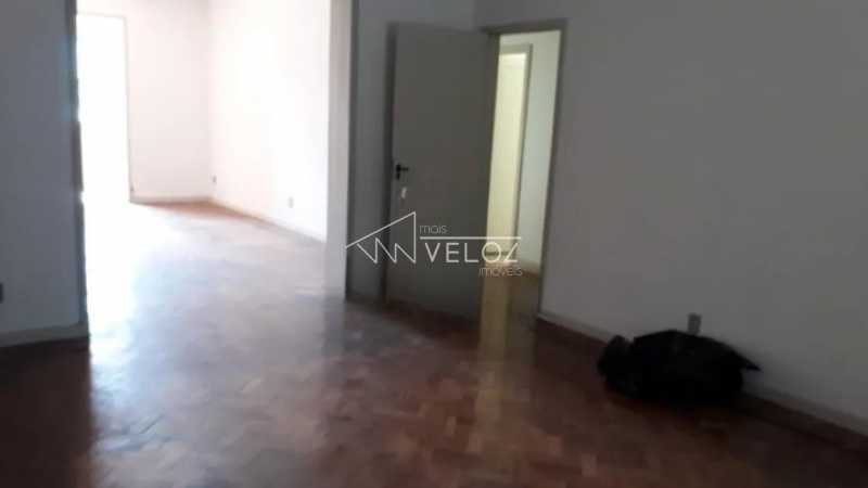 Apartamento à venda com 3 quartos, 156m² - Foto 2