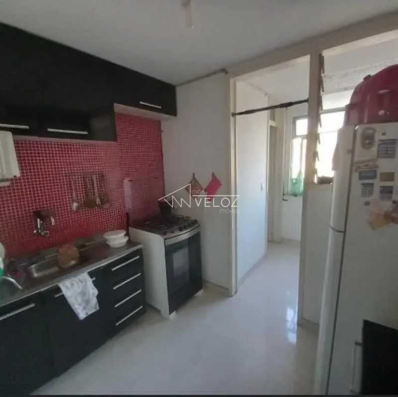 Apartamento à venda com 2 quartos, 65m² - Foto 4