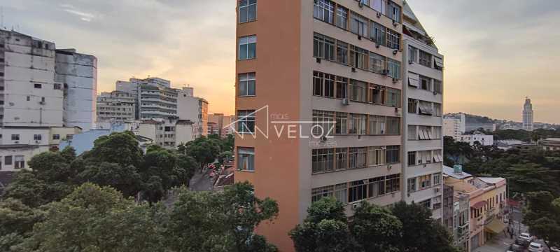 Apartamento à venda com 1 quarto, 43m² - Foto 24