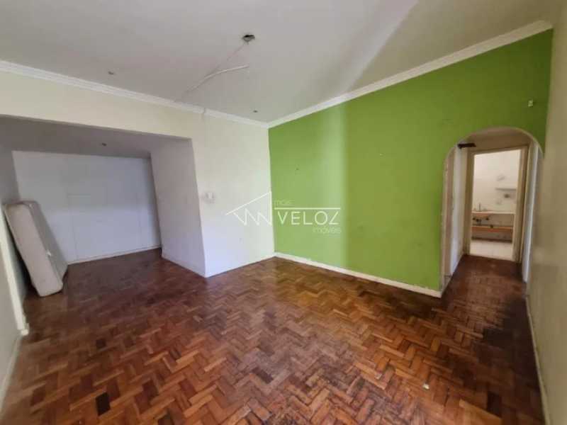 Apartamento à venda com 2 quartos, 80m² - Foto 2