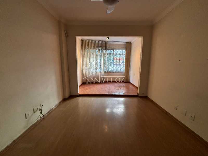 Apartamento à venda com 3 quartos, 135m² - Foto 3