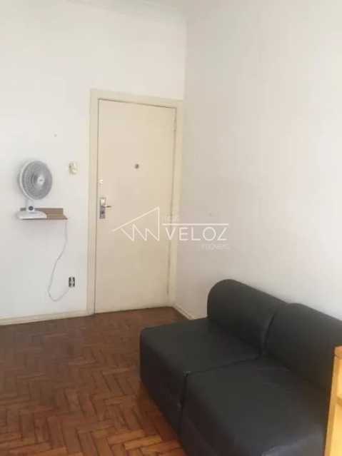 Apartamento à venda com 1 quarto, 47m² - Foto 2