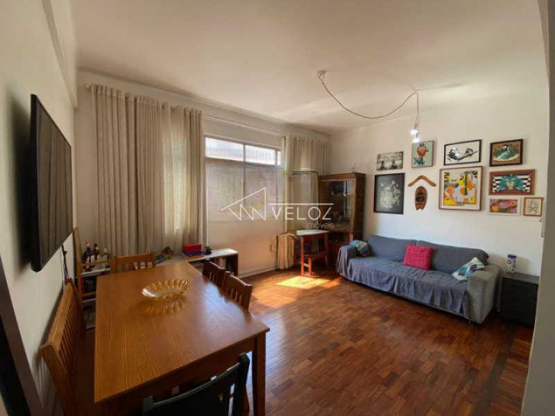 Apartamento à venda com 2 quartos, 64m² - Foto 2