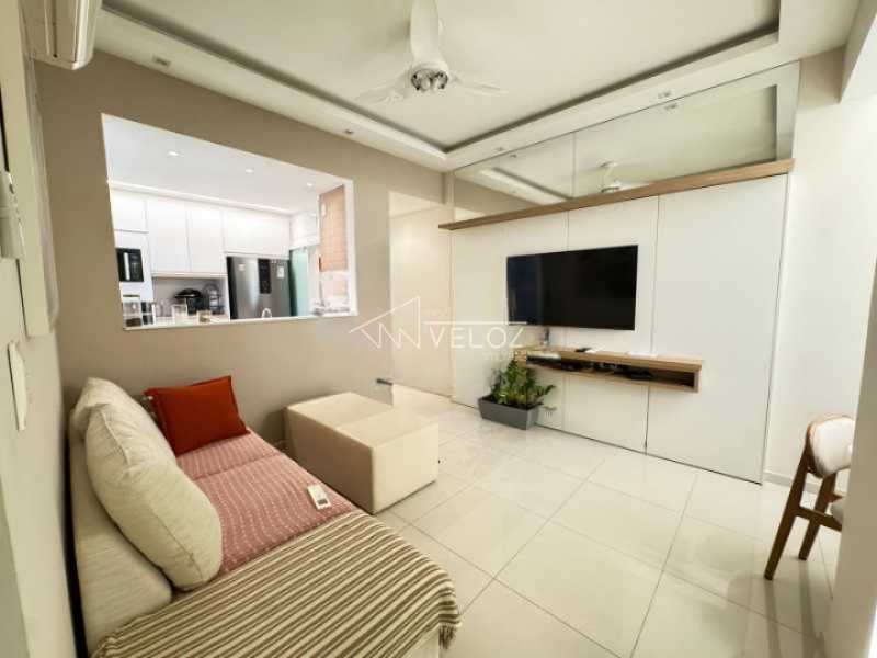 Apartamento à venda com 2 quartos, 70m² - Foto 2