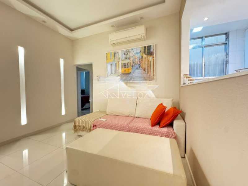 Apartamento à venda com 2 quartos, 70m² - Foto 3