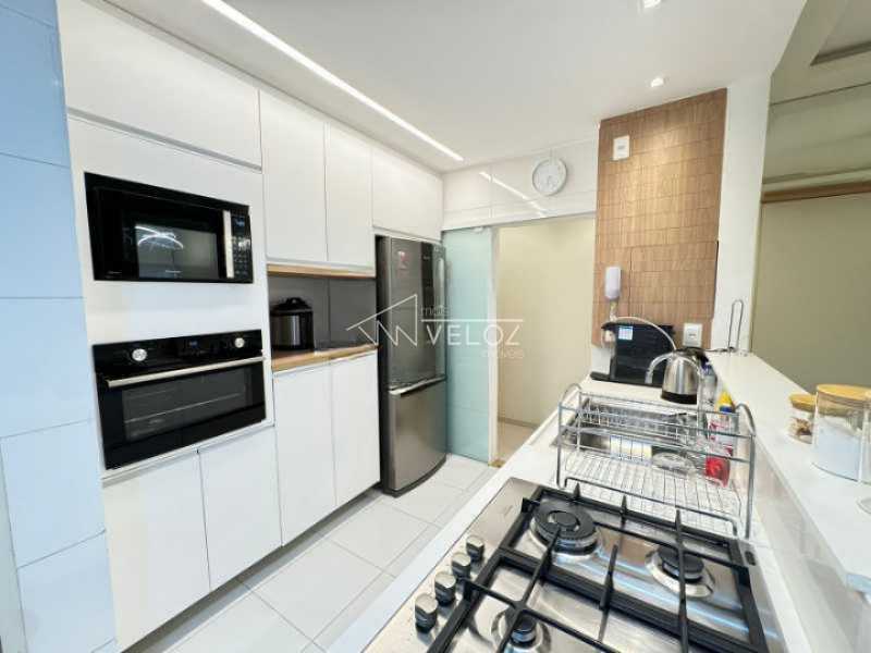 Apartamento à venda com 2 quartos, 70m² - Foto 17