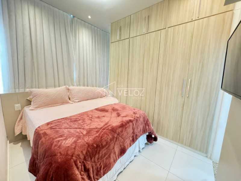 Apartamento à venda com 2 quartos, 70m² - Foto 19