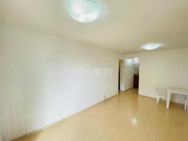 Apartamento à venda com 2 quartos, 66m² - Foto 21