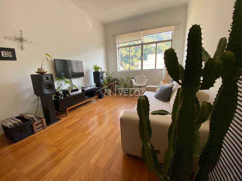 Apartamento à venda com 2 quartos, 72m² - Foto 1