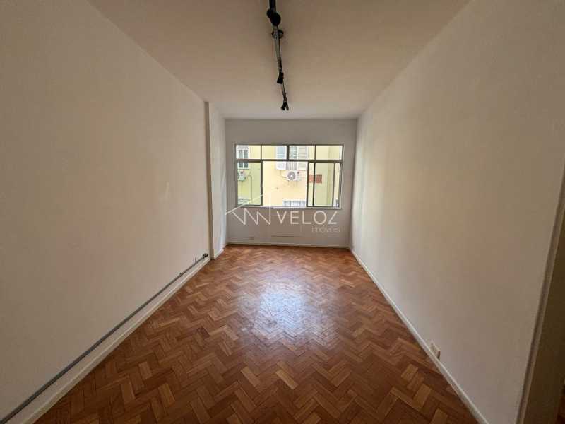 Apartamento à venda com 2 quartos, 74m² - Foto 1