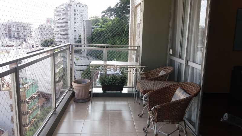 Apartamento à venda com 3 quartos, 150m² - Foto 3