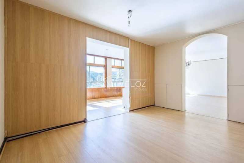 Apartamento à venda com 4 quartos, 242m² - Foto 5