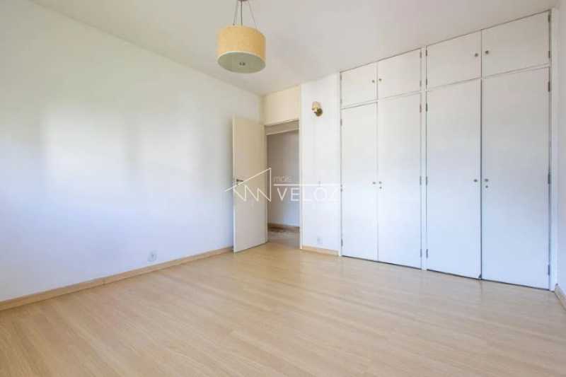 Apartamento à venda com 4 quartos, 242m² - Foto 9