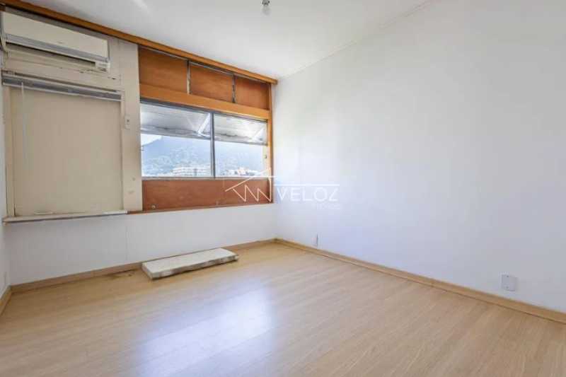 Apartamento à venda com 4 quartos, 242m² - Foto 12