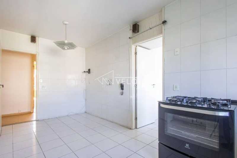 Apartamento à venda com 4 quartos, 242m² - Foto 22