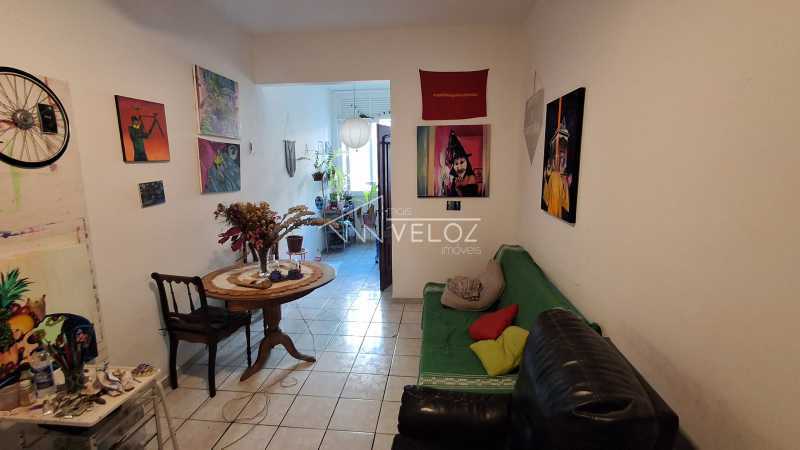 Apartamento à venda com 2 quartos, 75m² - Foto 1