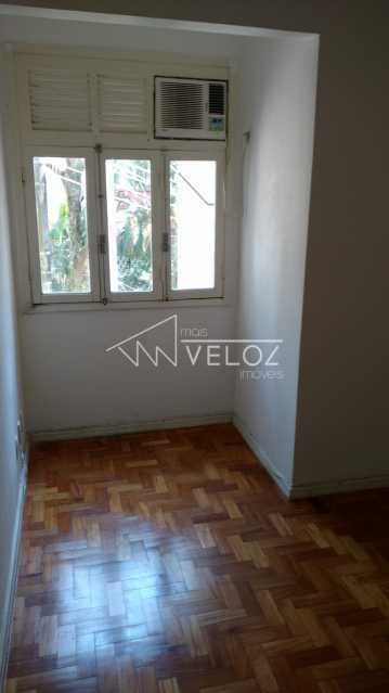 Apartamento à venda com 2 quartos, 61m² - Foto 2