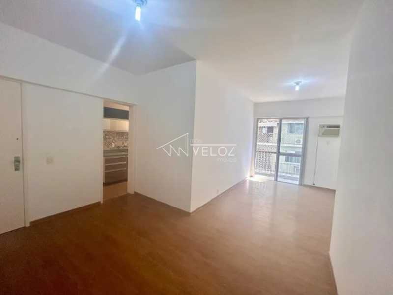 Apartamento à venda com 2 quartos, 73m² - Foto 2