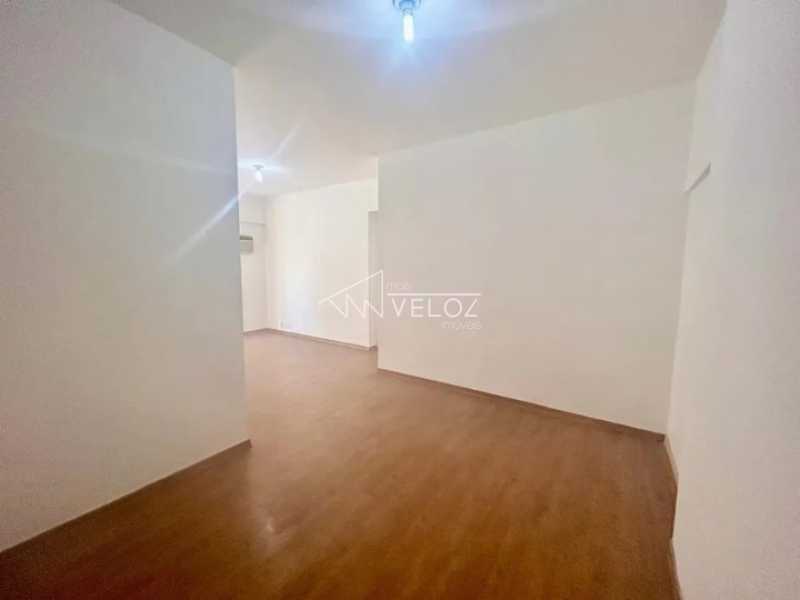 Apartamento à venda com 2 quartos, 73m² - Foto 1