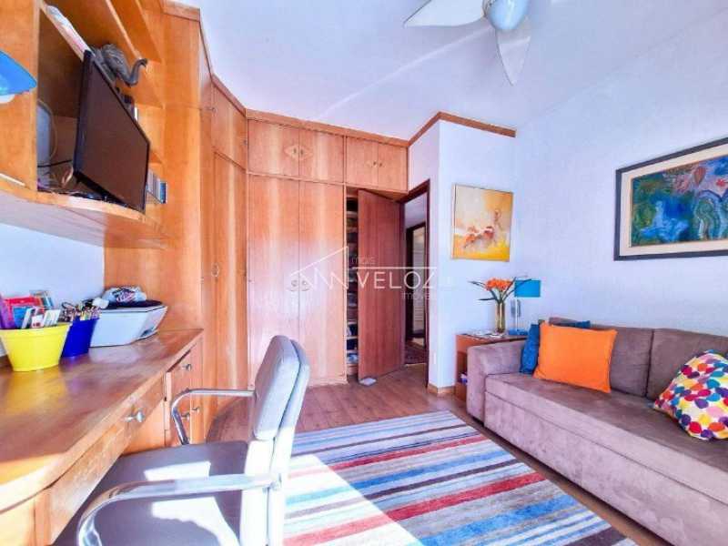 Apartamento à venda com 3 quartos, 135m² - Foto 5