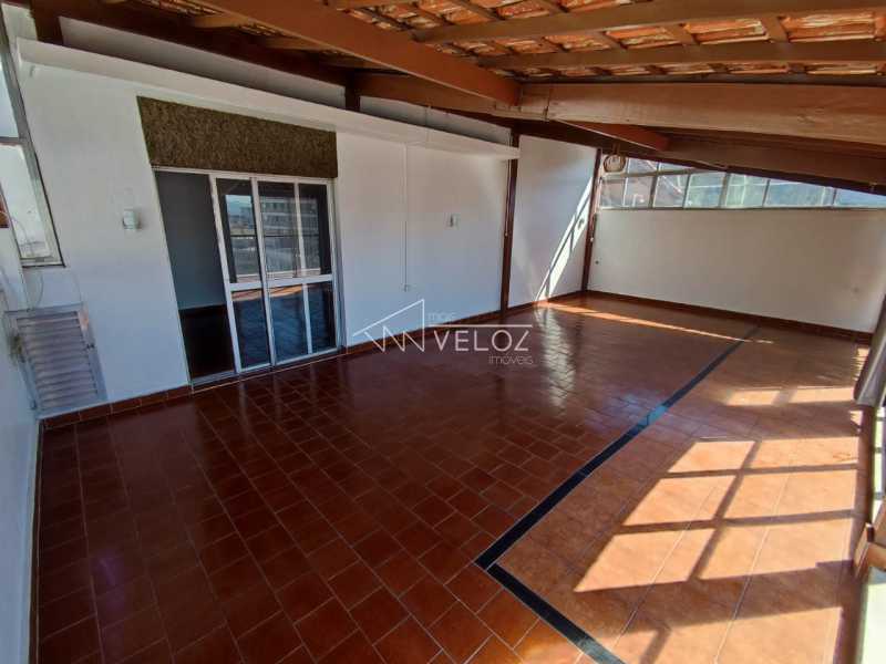 Cobertura à venda com 2 quartos, 89m² - Foto 3