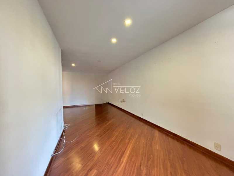 Apartamento à venda com 3 quartos, 150m² - Foto 1