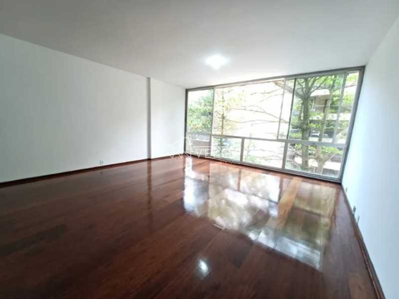 Apartamento à venda com 3 quartos, 155m² - Foto 1