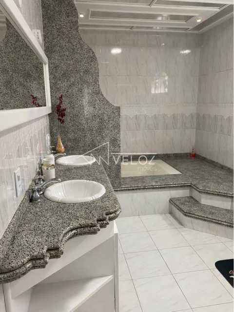 Casa à venda com 8 quartos, 1200m² - Foto 27