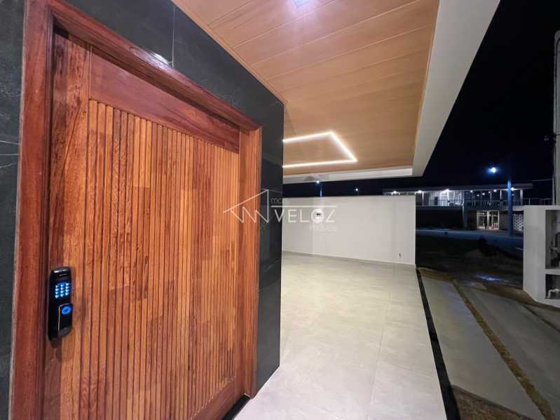 Casa de Condomínio à venda com 5 quartos, 325m² - Foto 5