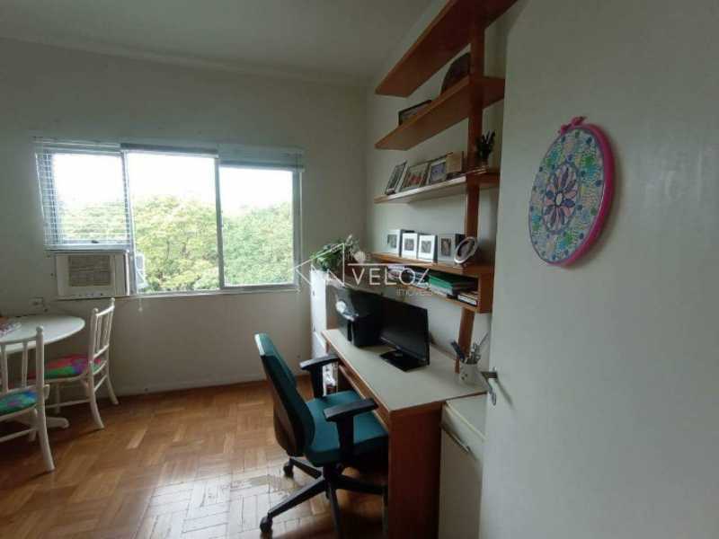 Apartamento à venda com 3 quartos, 81m² - Foto 2