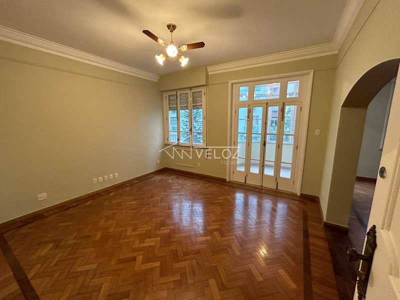 Apartamento à venda com 3 quartos, 147m² - Foto 5