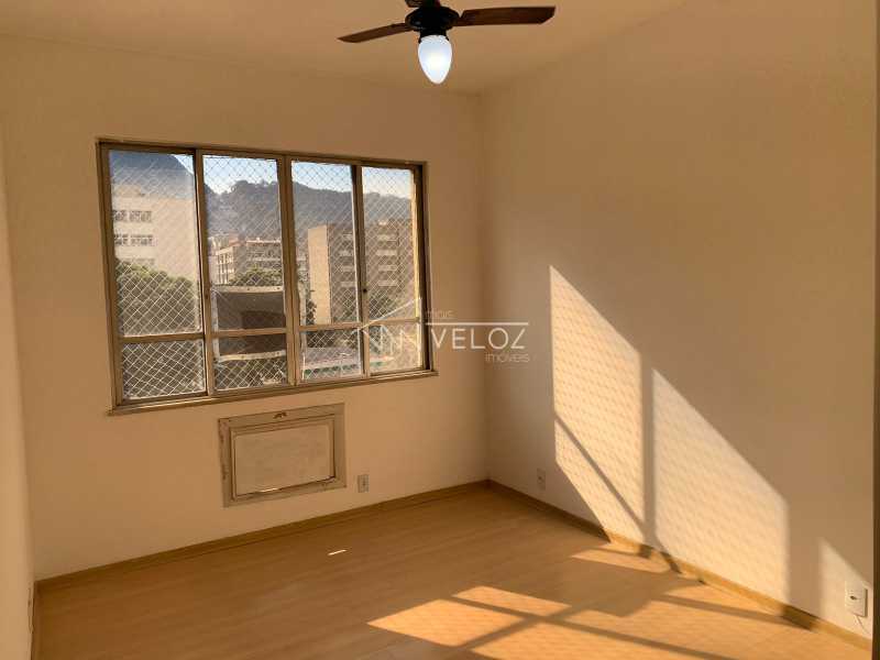 Apartamento à venda com 2 quartos, 76m² - Foto 1