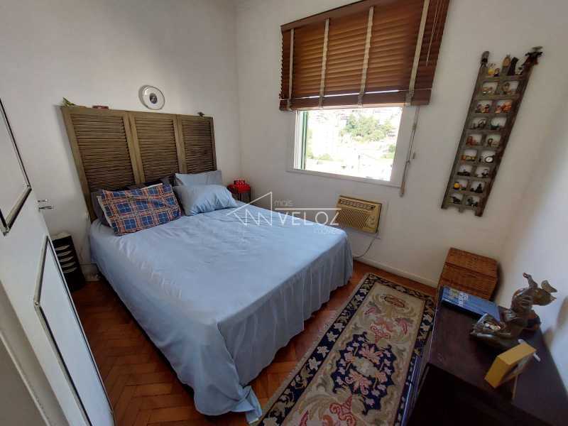 Apartamento à venda com 2 quartos, 70m² - Foto 7