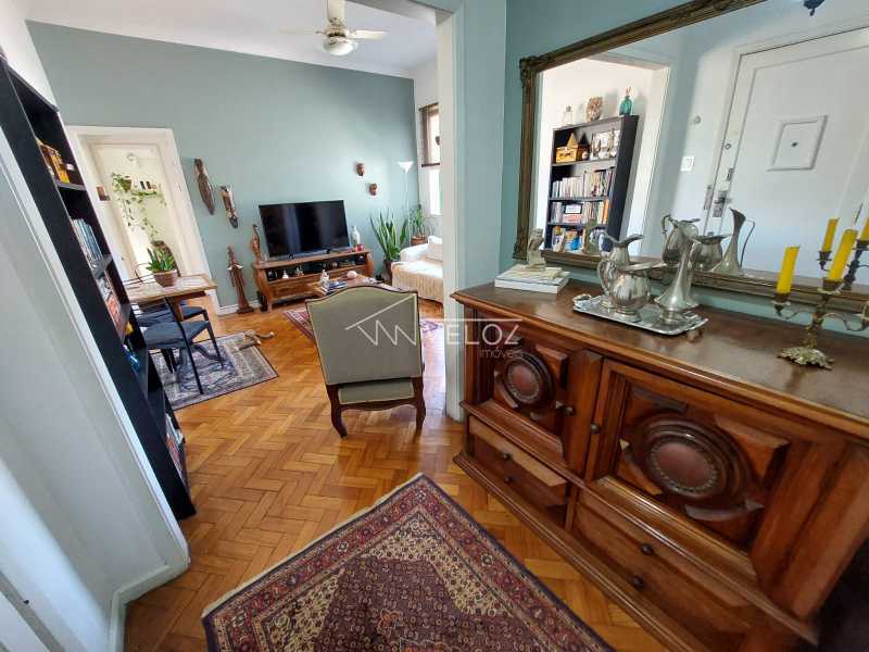 Apartamento à venda com 2 quartos, 70m² - Foto 1