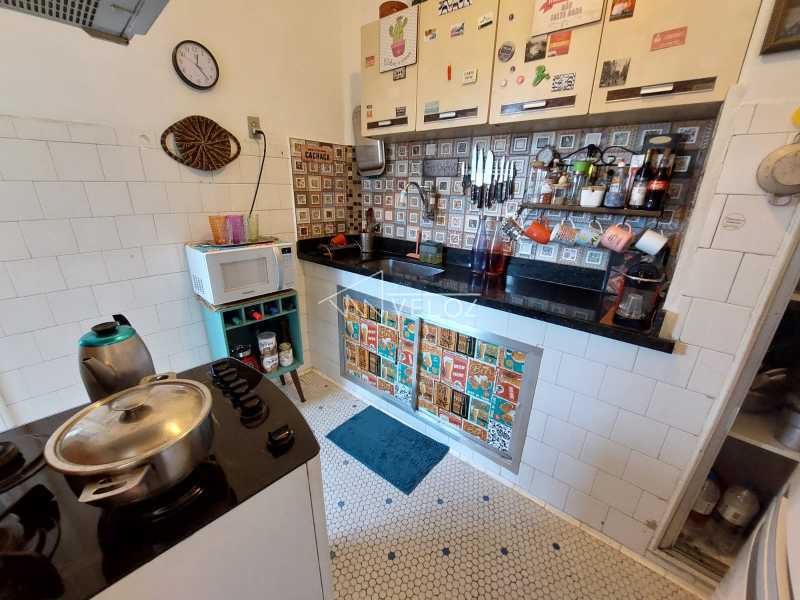 Apartamento à venda com 2 quartos, 70m² - Foto 17