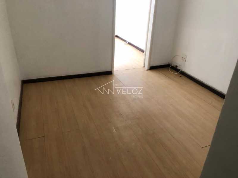 Apartamento à venda com 1 quarto, 32m² - Foto 2